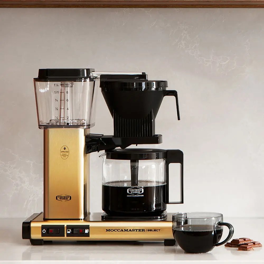 id7-moccamaster-kbg-select-brushed-brass-6.webp