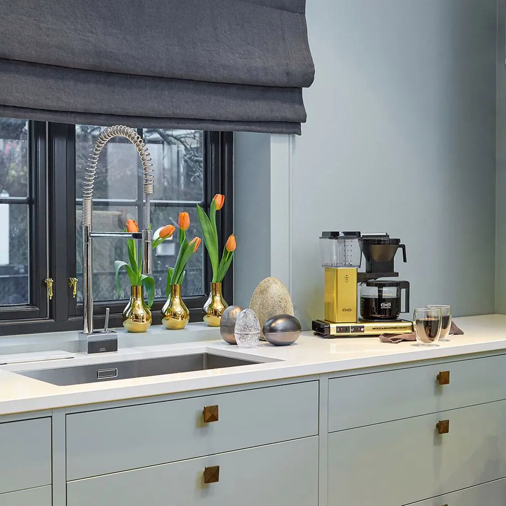 id4-moccamaster-kbg-select-brushed-brass-3.webp