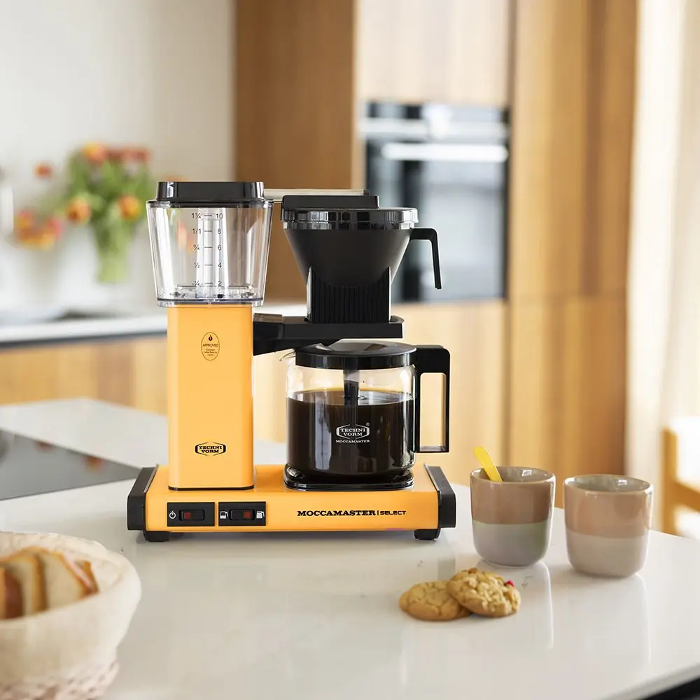 id3-moccamaster-kbg-select-yellow-pepper-2.webp