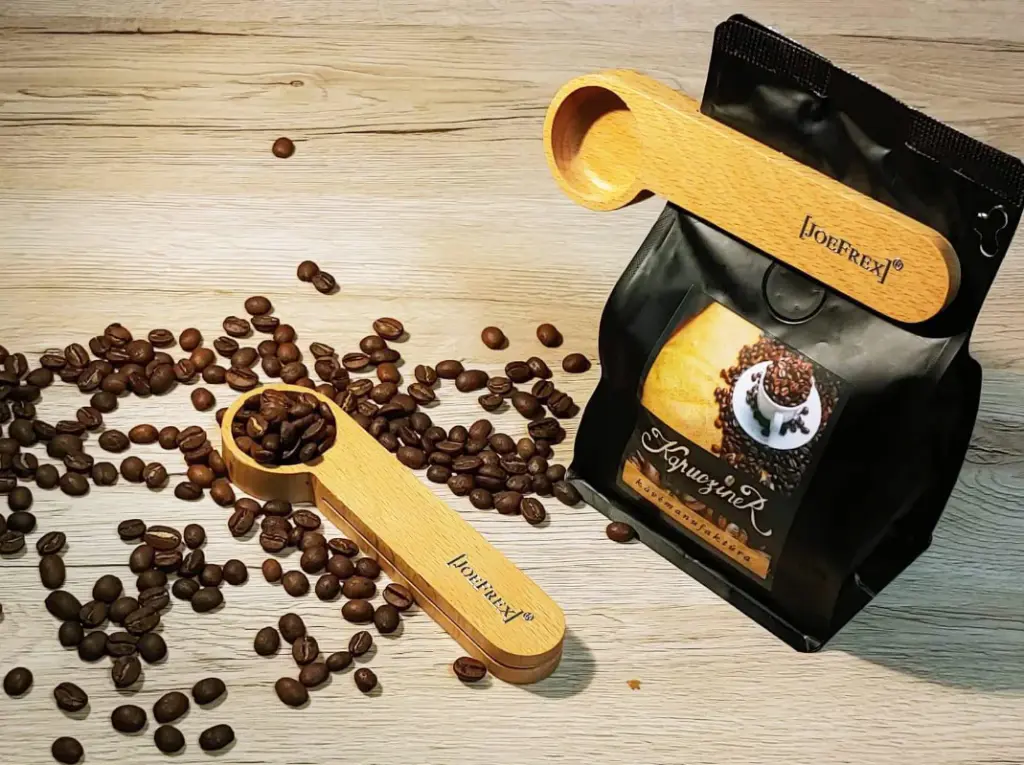 11_xhz_kaffee_messloffel_holz.webp